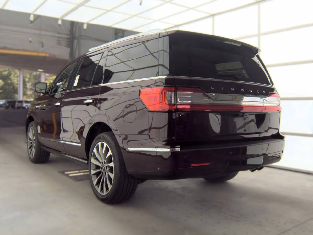 Burgundy Velvet Metallic Tinted Clearcoat 2018 Lincoln Navigator Select 4x4 Select 4dr SUV 15