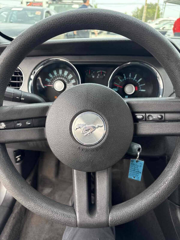 2011 Ford Mustang V6