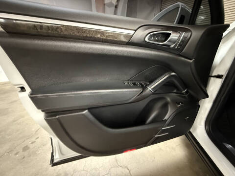 2016 Porsche Cayenne S E-Hybrid