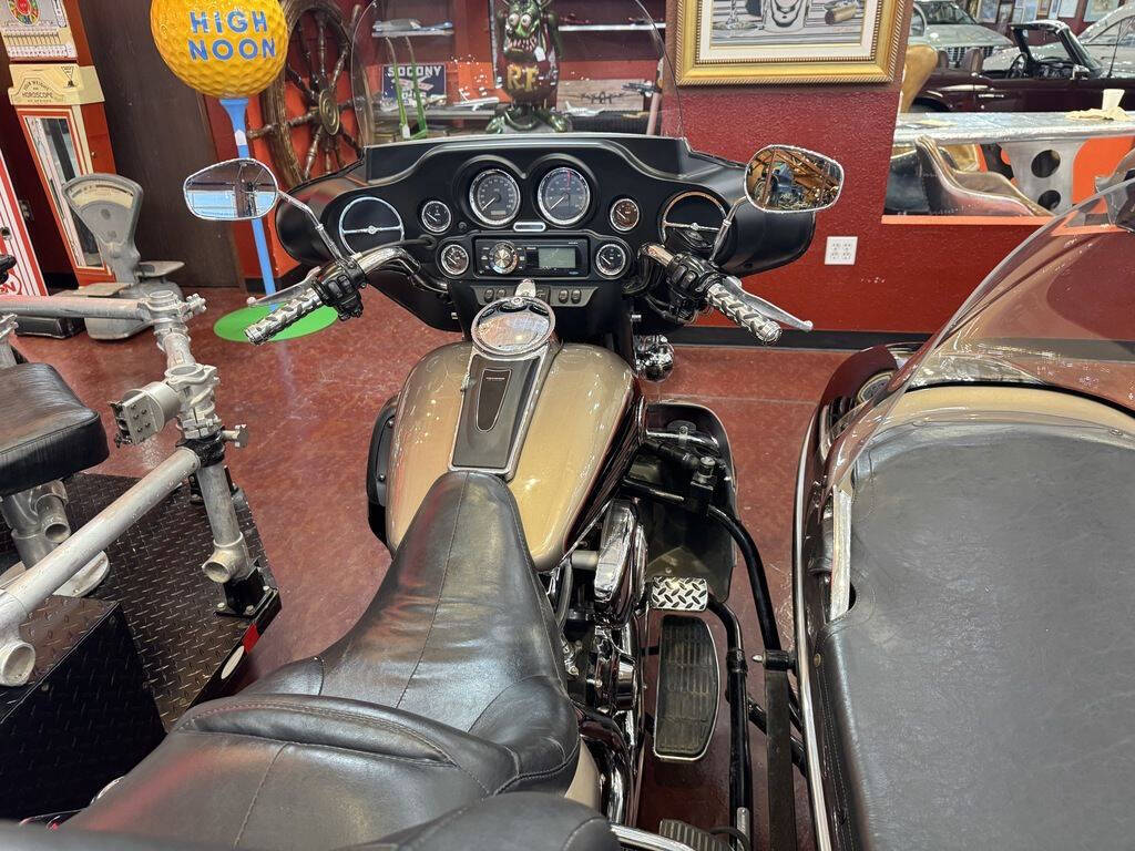 2004 Harley-Davidson FLHTCUI - Electra Glide 7