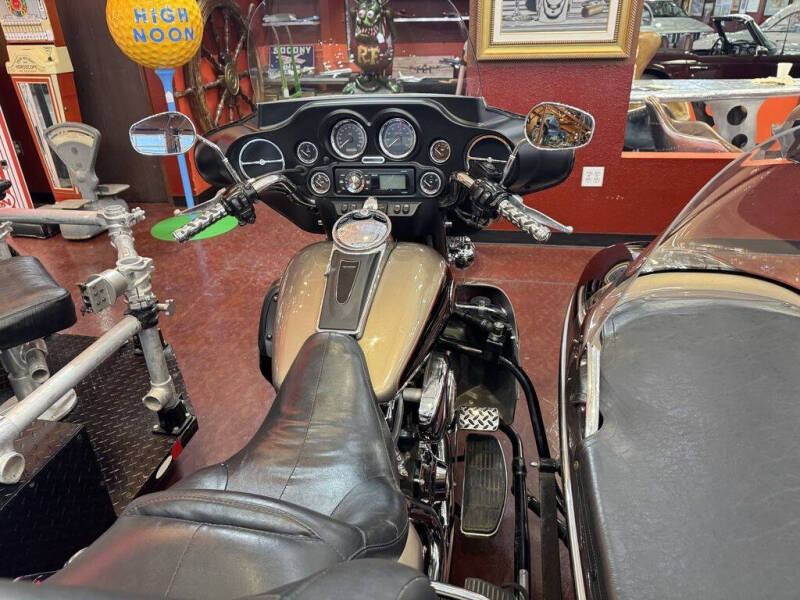 2004 Harley-Davidson FLHTCUI - Electra Glide