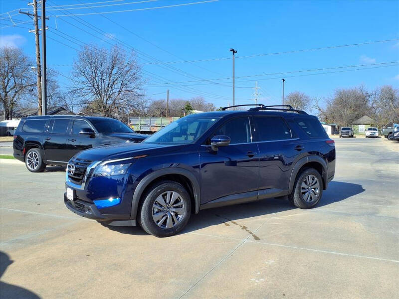2024 Nissan Pathfinder SV