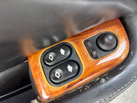 2005 Jaguar XKR