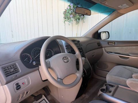 2006 Toyota Sienna CE 8 Passenger