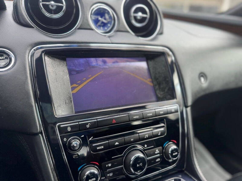 2013 Jaguar XJ