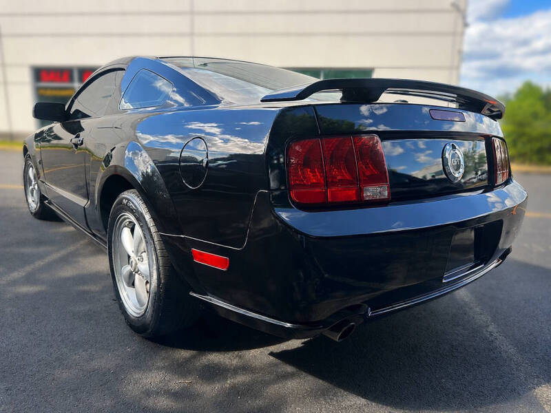 2007 Ford Mustang GT Deluxe