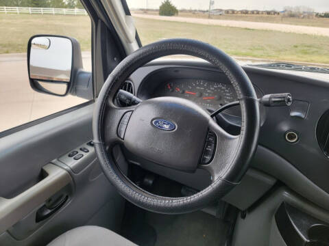 2006 Ford E-Series E-350 SD XLT