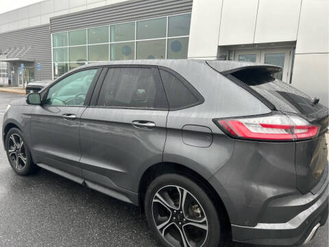 2022 Ford Edge ST