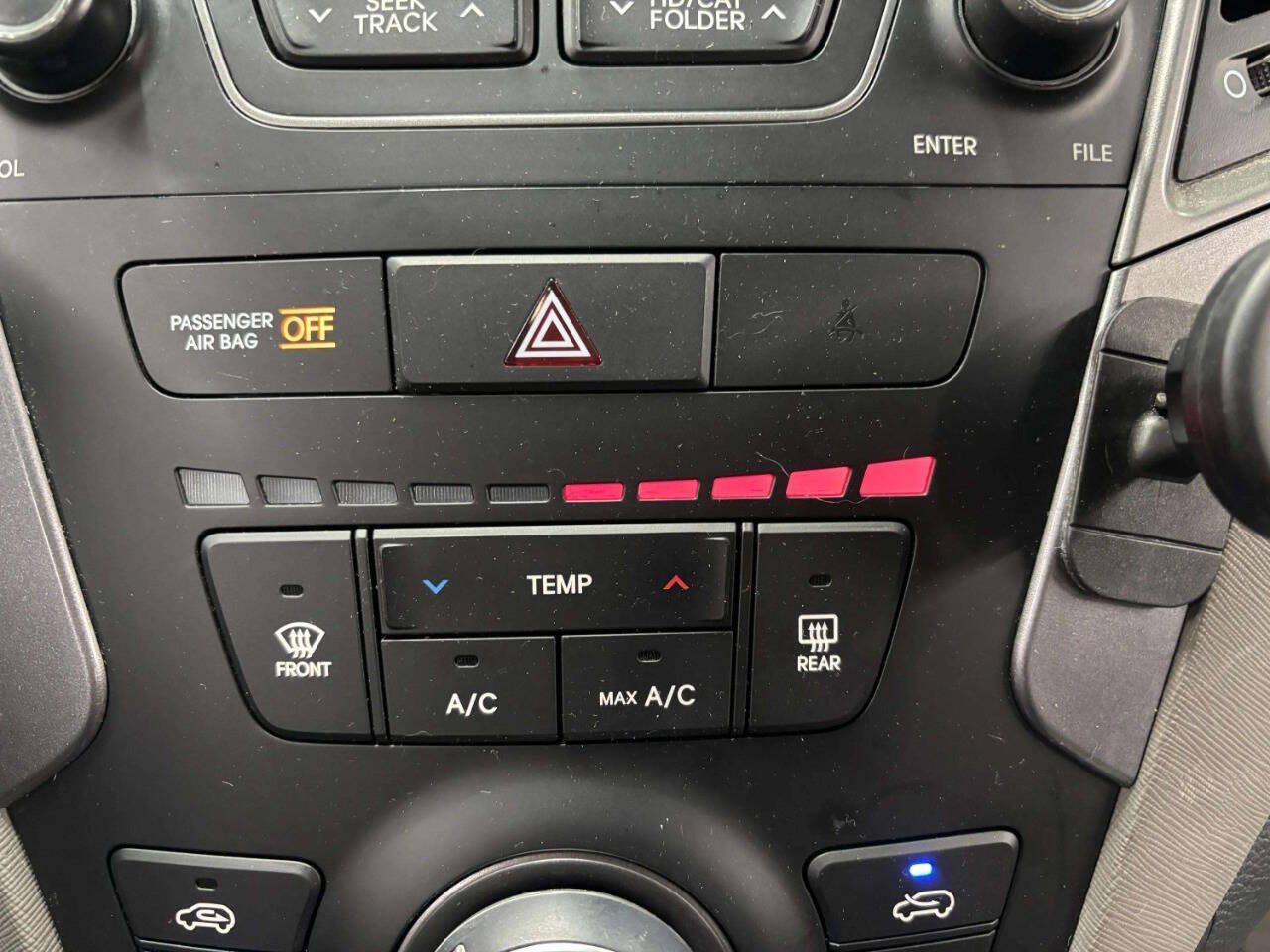 HyundaiSanta Fe Sport30