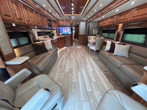 2019 Tiffin Phaeton 40qkh BUNK BEDS, King Bed