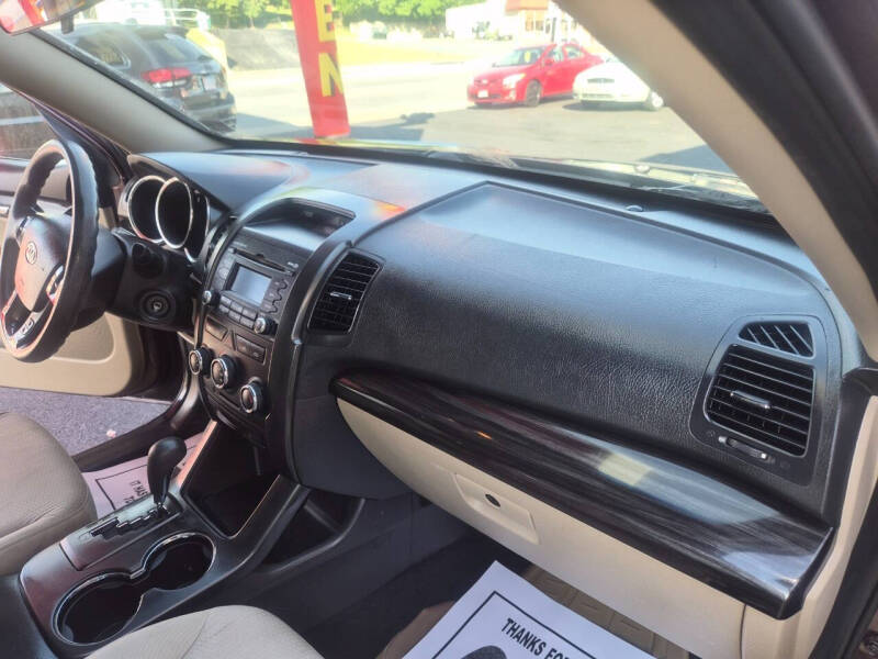 2012 Kia Sorento LX