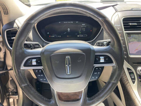 2019 Lincoln Nautilus Select