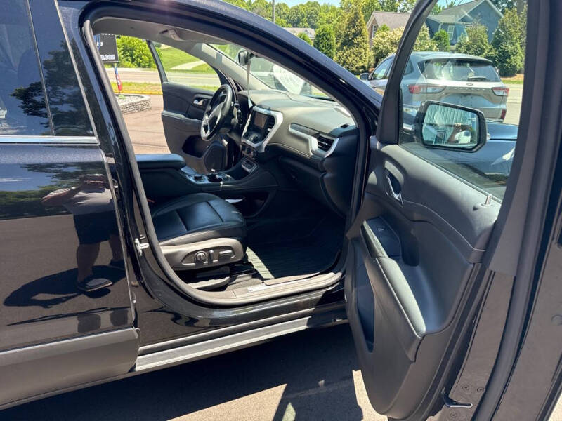 2022 GMC Acadia SLT