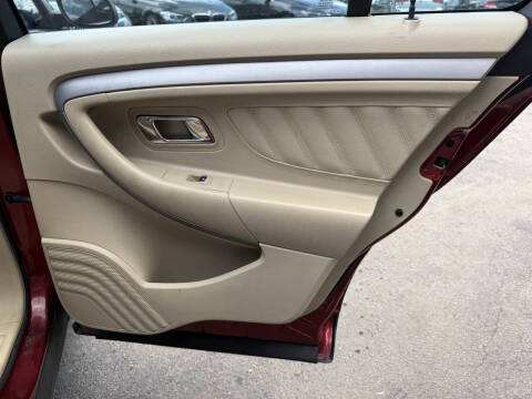 2015 Ford Taurus SEL