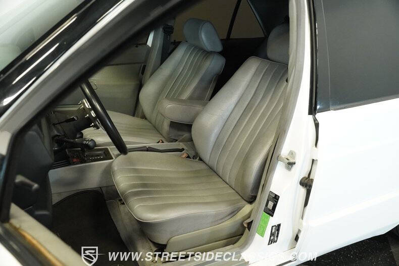 1989 Mercedes-Benz 190-Class 190 E 2.6