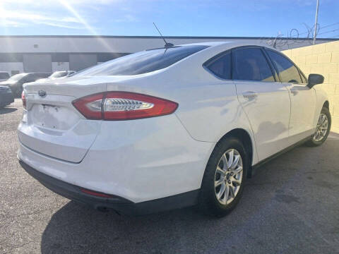 2016 Ford Fusion S