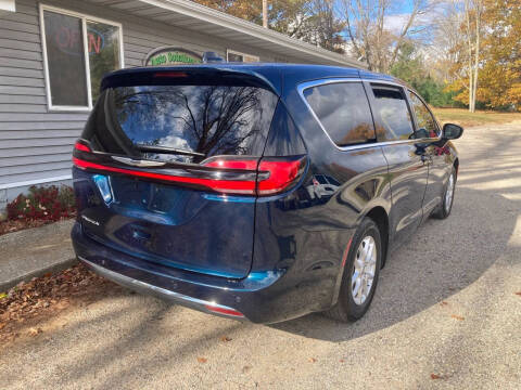 2024 Chrysler Pacifica Touring