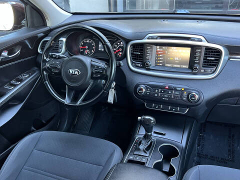 2017 Kia Sorento LX