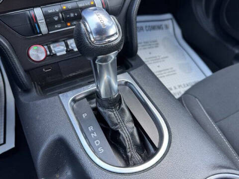 2022 Ford Mustang EcoBoost