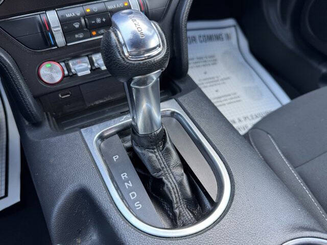 2022 Ford Mustang EcoBoost