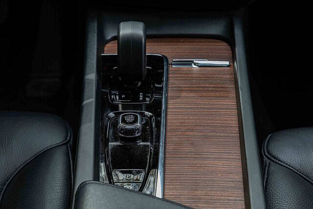 2024 Volvo S60 B5 Plus Dark Theme