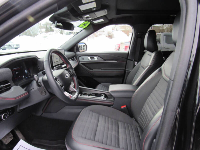 2025 Ford Explorer ST-Line