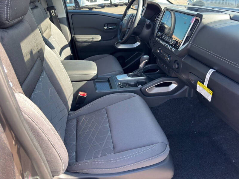 2026 Nissan Frontier SV