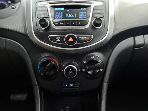 2017 Hyundai Accent SE
