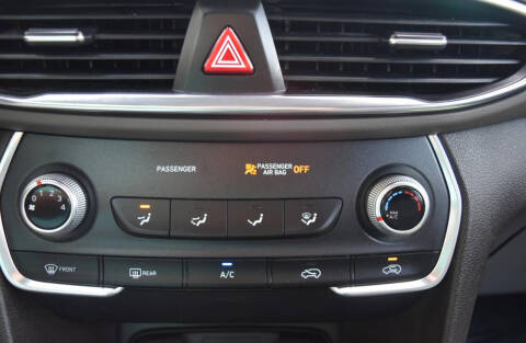 2020 Hyundai Santa Fe SE