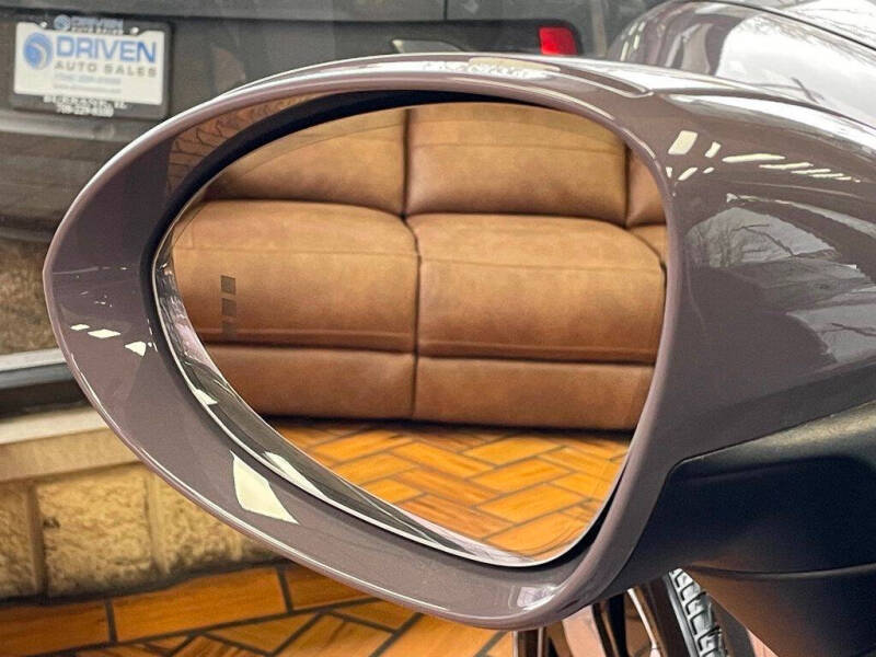 2025 Porsche Macan 4 Electric