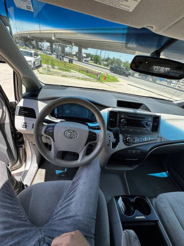 2014 Toyota Sienna
