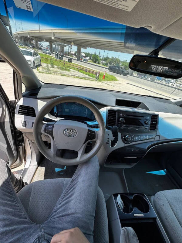 2014 Toyota Sienna