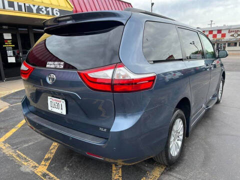 2016 Toyota Sienna XLE 8-Passenger