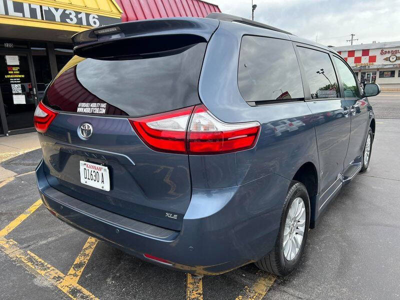 2016 Toyota Sienna XLE 8-Passenger