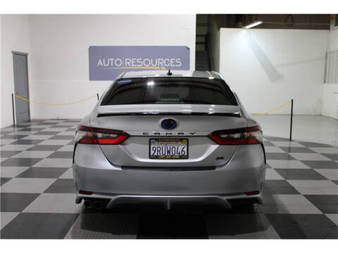 2022 Toyota Camry Hybrid SE Nightshade