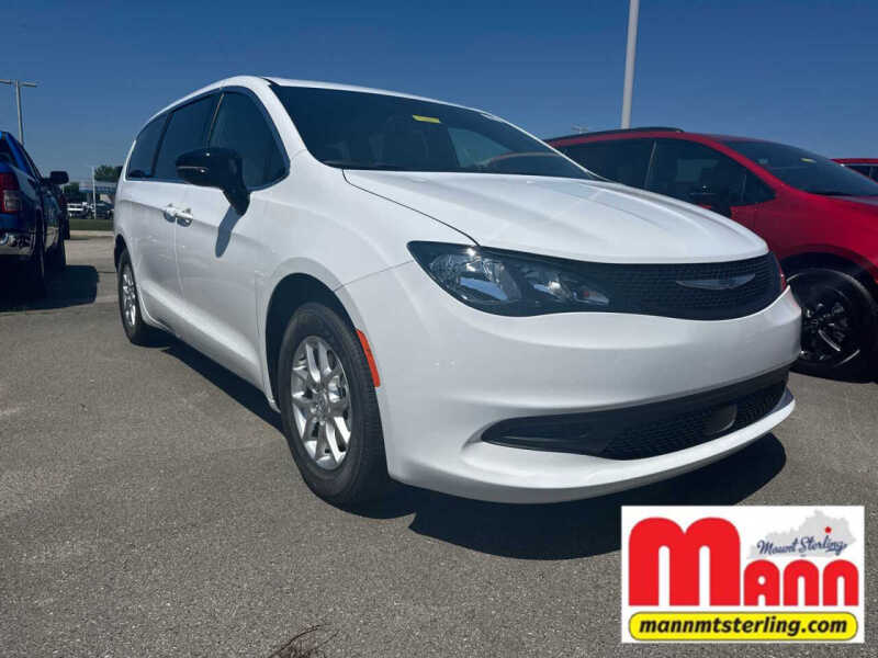 2026 Chrysler Voyager LX's photo