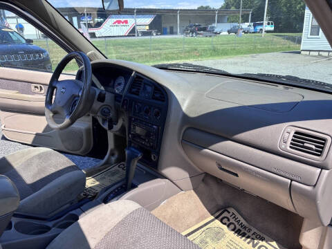 2002 Nissan Pathfinder SE