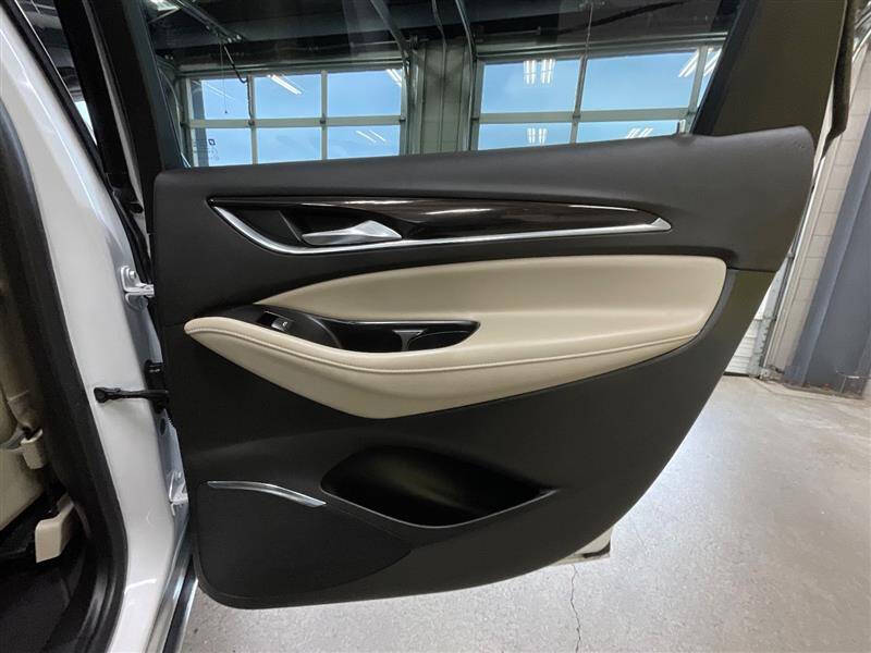 2020 Buick Enclave Essence