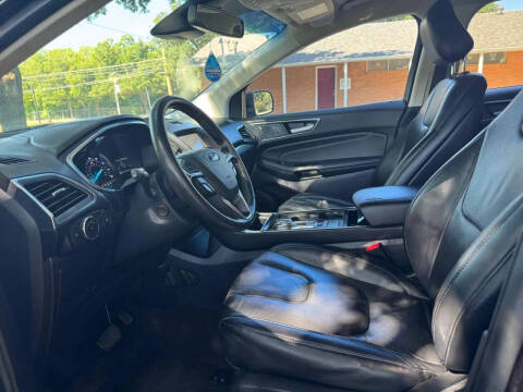 2020 Ford Edge Titanium