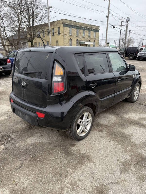 2011 Kia Soul +