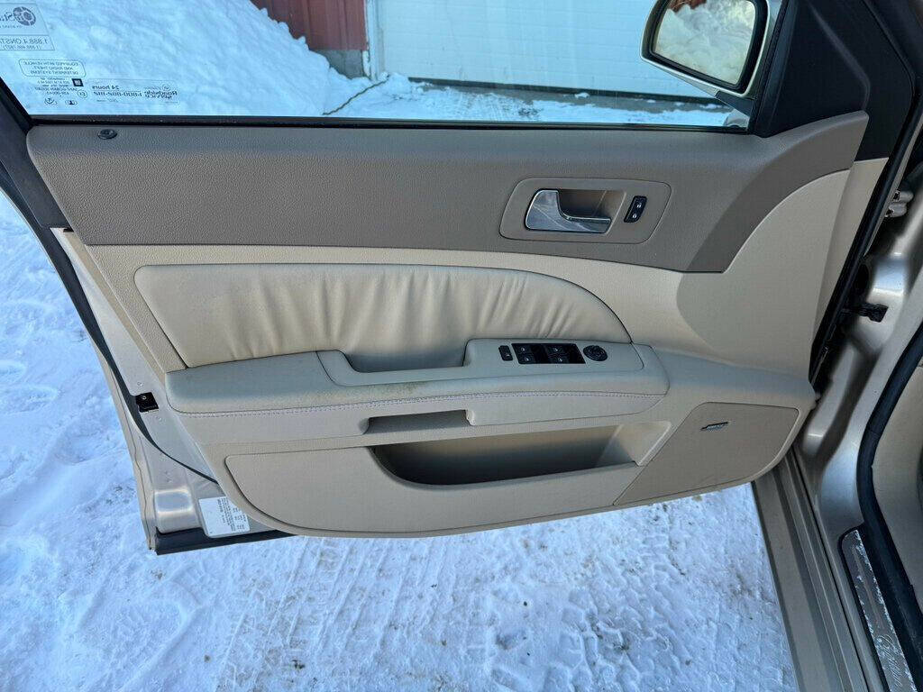 2006 Cadillac STS 23