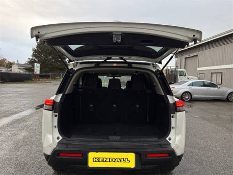 2024 Nissan Pathfinder SV