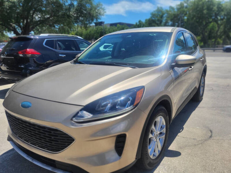 2020 Ford Escape SE