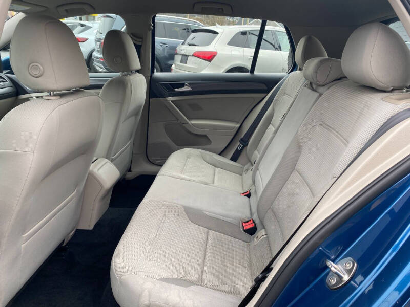 2018 Volkswagen Golf TSI S
