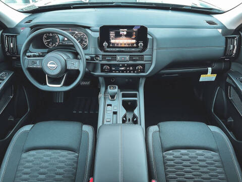 2025 Nissan Pathfinder S