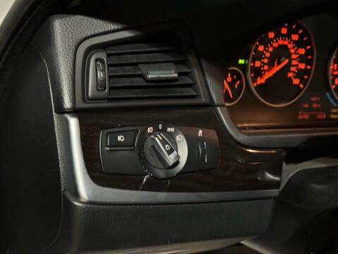 2015 BMW 5 Series 528i