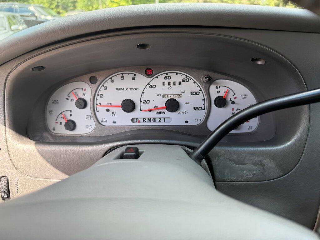 2003 Ford Explorer Sport Trac 26