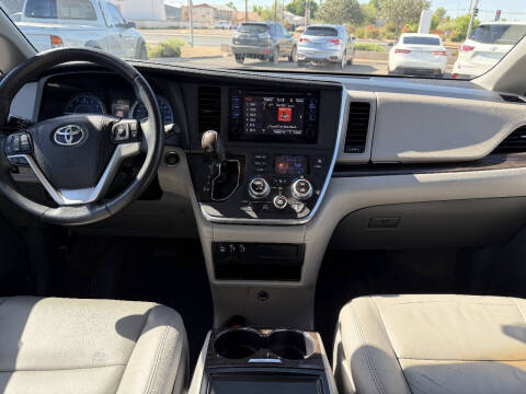 2016 Toyota Sienna XLE 8-Passenger