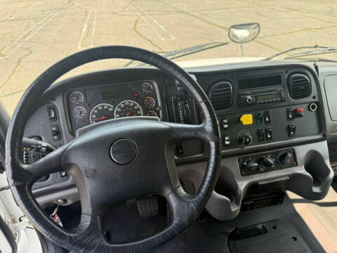 2016 Freightliner M2 106