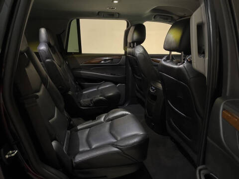 2019 Cadillac Escalade Standard